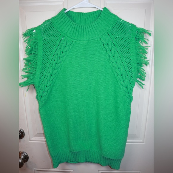 Short Sleeve Women Slim Fit Knit Sweater Vest With Tassels SIZE LARGE - Picture 1 of 3